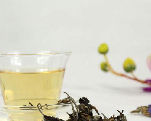 探究白牡丹茶的健康价值与美容效果（探究白牡丹茶的健康价值与美容效果）
